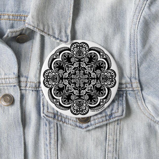 Badge Rond 10 Cm Mandala noir et blanc (En situation)