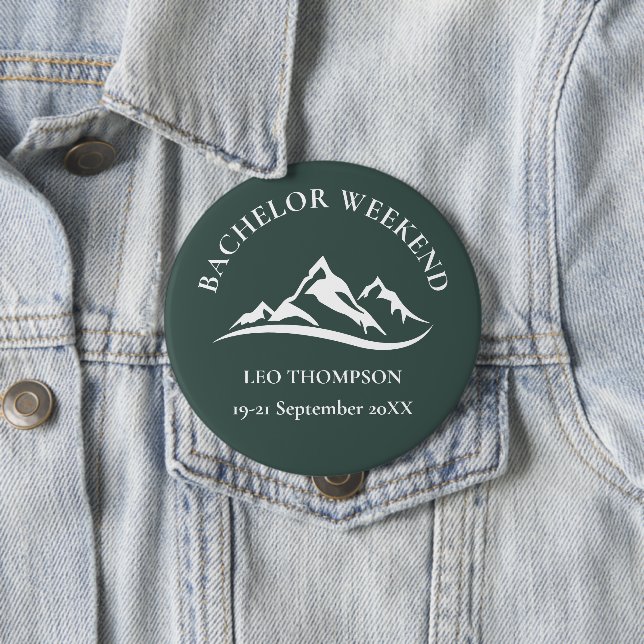 Badge Rond 10 Cm Outdoor Adventure Mountain Bachelor Week-end (En situation)