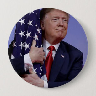 Badge Rond 10 Cm President Trump Hugging the American Flag