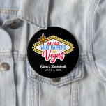 Badge Rond 10 Cm Tenue de tenue de jeune fille pour Las Vegas avec<br><div class="desc">Préparez-vous à une inoubliable soirée de jeune fille à Las Vegas avec ces épingles de fête de jeune fille personnalisables et amusantes.</div>