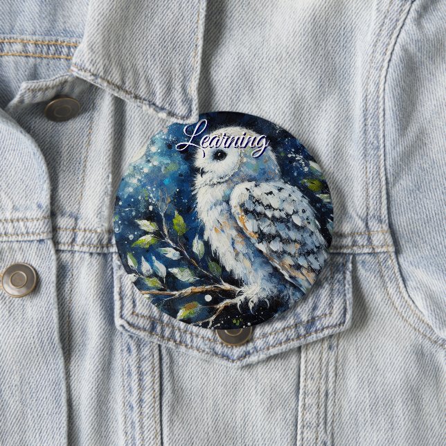 Badge Rond 10 Cm White Owl On Branch in Moonlight Personalized (En situation)