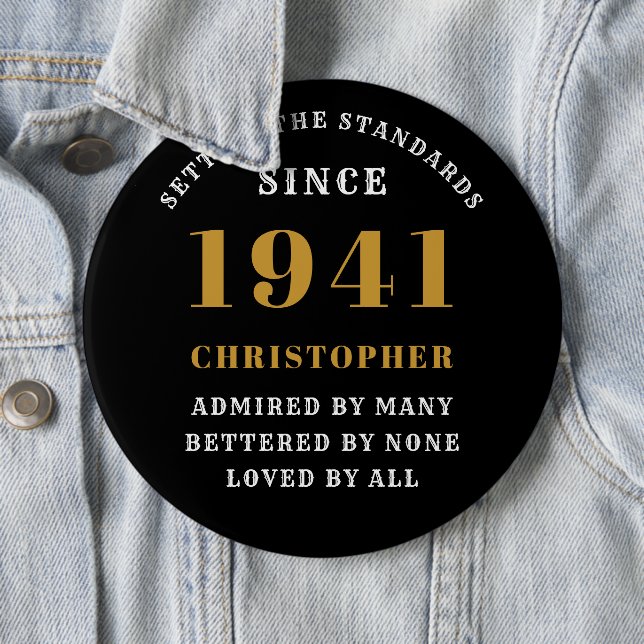 Badge Rond 15,2 Cm 80e anniversaire personnalisé 1941 Elégant Black G (En situation)