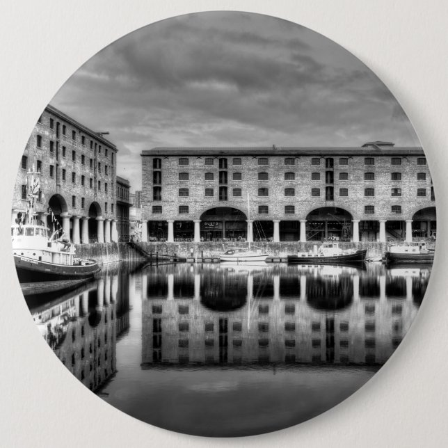 Badge Rond 15,2 Cm Albert Dock Liverpool Réflexions (Devant)