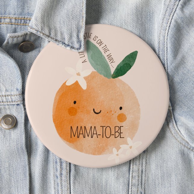 Badge Rond 15,2 Cm Baby shower botanique Little Cutie Orange Citrus (En situation)