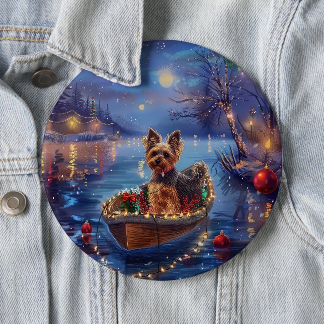 Badge Rond 15,2 Cm Biewer Terrier Noël Festive Voyage (En situation)