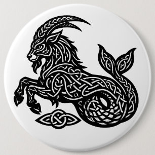 Badge Rond 15,2 Cm Capricorne — Encre Hantée Zodiaque Bouc‑Poisson