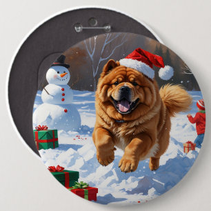 Badge Rond 15,2 Cm Chow Chow courant dans la neige avec un chapeau de