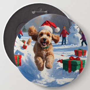 Badge Rond 15,2 Cm Cockapoo courant dans la neige avec un chapeau de