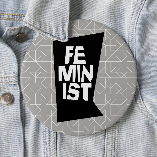 Badge Rond 15,2 Cm Femme égale imitation de fille féminine féministe (En situation)