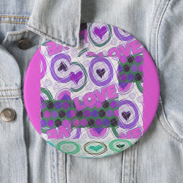 Badge Rond 15,2 Cm Folie d'amour heureuse (En situation)