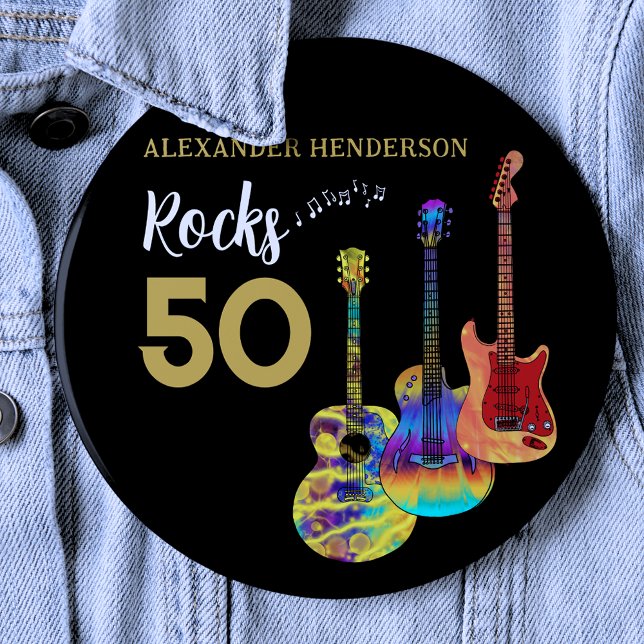 Badge Rond 15,2 Cm Guitare 50e fête d'anniversaire 50 Rocks Personnal (Custom Rocks 50 cool black and gold 50th birthday button with funky psychedelic guitar illustrations)