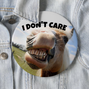 BADGE ROND 15,2 CM JE M'EN SOUVIENS PAS DU GRAND BOUTON DE CHEVAL FUN