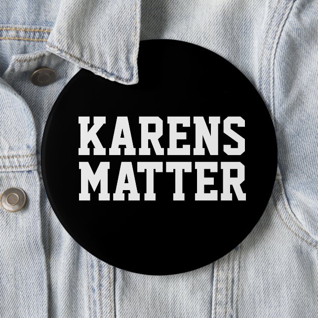 BADGE ROND 15,2 CM LES CHOSES DE KAREN COMPTENT BOUTON (En situation)