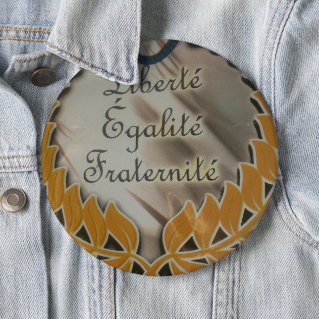 Badge Rond 15,2 Cm Liberté, Égalité, Fraternité : Futur prospère (En situation)