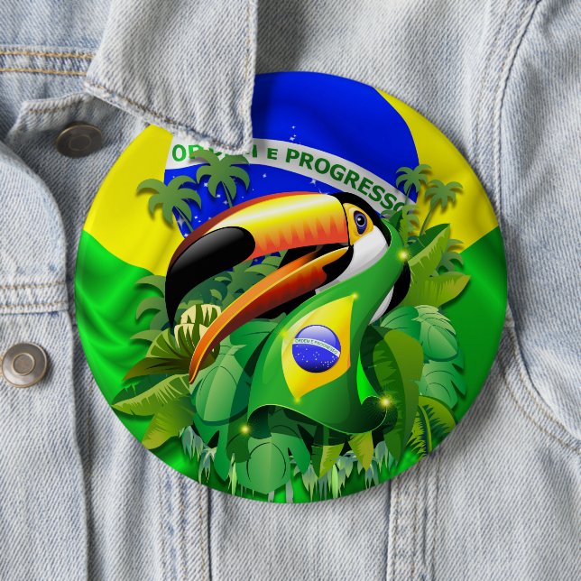 Badge Rond 15,2 Cm Toco Toucan avec drapeau brésilien (En situation)