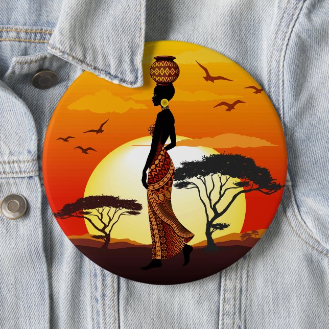 Badge Rond 15,2 Cm Une belle femme africaine Silhouette sur les solei (En situation)