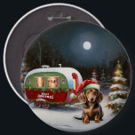 Badge Rond 15,2 Cm Winter Dachshund Caravan Christmas Adventure<br><div class="desc">Laissez-vous tenter par la magie d'une nuit d'hiver enneigée alors qu'une caravane glisse gracieusement à travers le paysage illuminé par la lune. La beauté sereine de la neige scintillante et l'éclat enchanteur de la lune créent une scène captivante, promettant une aventure de Noël inoubliable remplie de chaleur, de joie et...</div>
