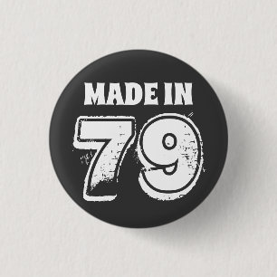 Badge Rond 2,50 Cm 40e anniversaire Fabriqué en 79 Typographie Noir