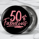 Badge Rond 2,50 Cm 50 et fabuleuse Parties scintillant rose 50e anniv<br><div class="desc">50 & Fabulous Pink Parties scintillant 50th Birthday Sparkle Buttons présente le design de texte moderne "50 & Fabulous" dans le script de calligraphie de parties scintillant rose. Parfait pour un 50ème anniversaire ou une fête.</div>