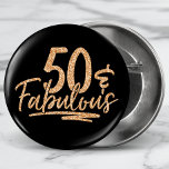 Badge Rond 2,50 Cm 50 & Fabulous Gold Parties scintillant 50e Anniver<br><div class="desc">50 & Fabulous Gold Parties scintillant 50th Birthday Sparkle Buttons présente le design de texte moderne "50 & Fabulous" en script de calligraphie de parties scintillant d'or. Parfait pour une fête ou une fête du 50e anniversaire.</div>