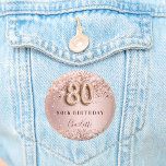 Badge Rond 2,50 Cm 80e anniversaire rose or blush parties scintillant<br><div class="desc">Élégante, classique, étiquette de nom glamour pour une fête de 80e anniversaire. arrière - plan rose or et dégradé de rougeur. Décoré d'or rose, de parties scintillant imitation, brille. Personnalisez et ajoutez un nom. Le nom est écrit avec un script de style moderne en lettres de couleur rose foncé. Le...</div>