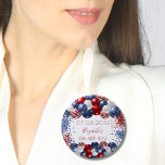 Badge Rond 2,50 Cm Anniversaire patriotique USA rouge blanc bleu<br><div class="desc">Un autocollant pour une fête d'anniversaire de 18e (ou tout âge). Fond blanc. Décoré de ballons de couleur patriotique en bleu rouge et blanc. Le bleu et le rouge brillent. Personnalisez et ajoutez une date,  un nom et un âge.</div>