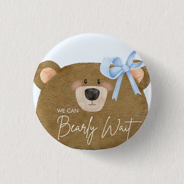 Badge Rond 2,50 Cm Blue Teddy On Peut Attendre Un Baby shower Garçon (Devant)