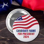 Badge Rond 2,50 Cm Candidat politique personnalisé Campagne électoral<br><div class="desc">Boutons personnalisables pour les candidats à la campagne politique avec le drapeau américain au-dessus de votre texte en rouge,  blanc et bleu. Ajoutez votre choix de président ou d'autre fonction politique à l'élection de 2024. Texte personnalisé en gras.</div>