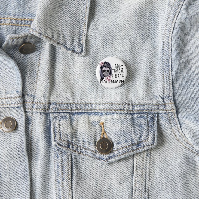 Badge Rond 2,50 Cm Cette fille aime Halloween (En situation)