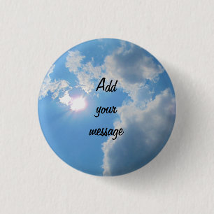 Badge Rond 2,50 Cm Ciel bleu vif avec soleil et nuages photo