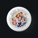 Badge Rond 2,50 Cm Convention de culte pure 2025<br><div class="desc">Cette épingle de la Pure Worship Convention 2025 est composée d'une famille heureuse et est parfaite pour les enfants et les adultes. Ces broches sont idéales pour les sacs cadeaux ou pour vous-même.</div>