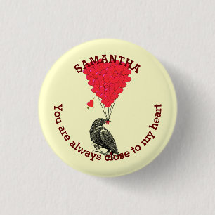 Badge Rond 2,50 Cm Corneille gothique romantique et coeur rouge perso