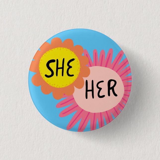 Badge Rond 2,50 Cm ELLE / Ses Pronononounes Fleurs Fierté (Devant)