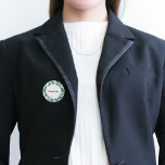 Badge Rond 2,50 Cm Eucalyptus vert nom bouton<br><div class="desc">Un arrière - plan blanc chic. Décoré d'une couronne de verdure d'eucalyptus. Personnalisez et ajoutez un nom.</div>