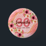 Badge Rond 2,50 Cm fête du 30e anniversaire corail or dahlia fleurs<br><div class="desc">Un bouton tendance pour une fête de 30e anniversaire. Avec un faux cadre hexagone en or géométrique. Décoré de fleurs de dahlia aquarellées en rose, crème et corail. Vivre corail avec des pois comme arrière - plan. Modèles pour un nom, 30 ans et une date. Date de naissance ou date...</div>