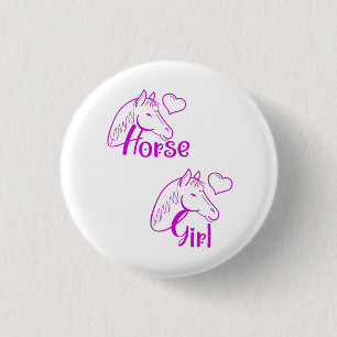 Badge Rond 2,50 Cm Fille au Cheval en Violet avec Police de Tête de C