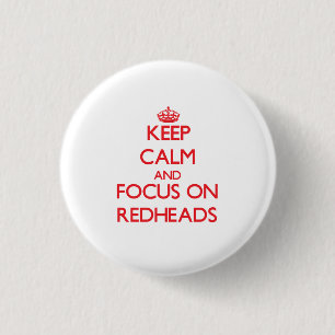 Badge Rond 2,50 Cm Gardez le calme et le foyer sur des roux