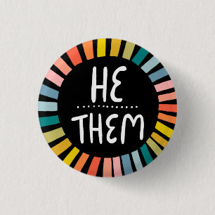 Badge Rond 2,50 Cm HE / EUX Pronounounes Rainbow Handlettered Pride