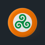 Badge Rond 2,50 Cm Insigne de Triskele d'Irlandais<br><div class="desc">Un symbole et un arrière - plan de style celtique de triskele dans les couleurs du drapeau tricolore irlandais.</div>