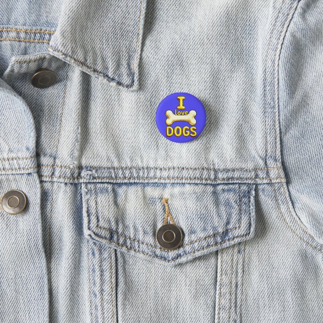 BADGE ROND 2,50 CM J'AIME LES CHIENS (En situation)