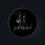 Badge Rond 2,50 Cm Juste Marié X-Ray Skeleton Lune de miel Couple<br><div class="desc">Juste Marié X-Ray Skeleton Lune de miel Couple Touriste

Facile à personnaliser !</div>