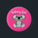 Badge Rond 2,50 Cm Koala Bear Cute Kid Birthday Girl<br><div class="desc">Adorable coude koala ours avec rose faire un thème parfait pour une fille,  un garçon,  ou n'importe quel enfant qui aime ces adorables ours de koala australiens ! Idéal pour les enfants amoureux des animaux ! Aussi parfait pour le premier anniversaire d'un bébé!</div>