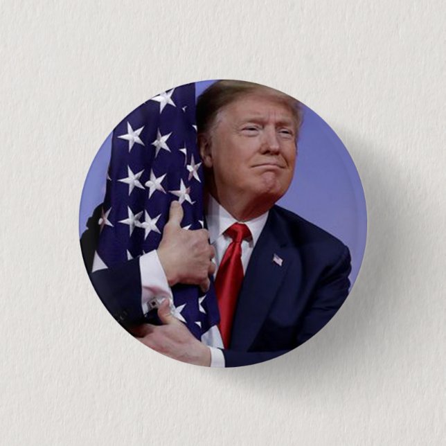 Badge Rond 2,50 Cm Le président Trump accablé le drapeau américain (Devant)