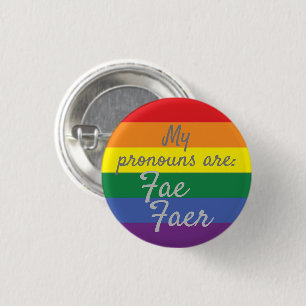 Badge Rond 2,50 Cm Mes pronoms sont : Fae Faer - Drapeau arc-en-ciel