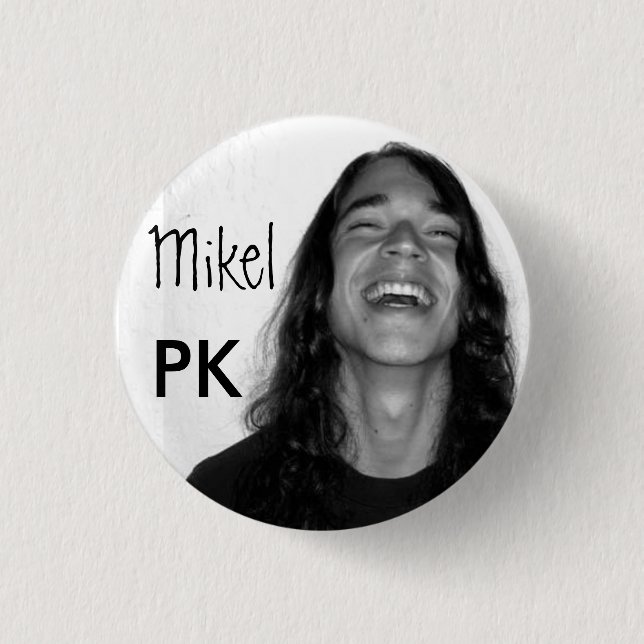 Badge Rond 2,50 Cm Mikel sur un bouton (Devant)