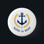 Badge Rond 2,50 Cm Nom du bateau Ancre Gold Style Laurel Star Marine<br><div class="desc">Un bouton personnalisé avec votre nom de bateau, votre nom de famille ou tout autre texte souhaité, au besoin. Doté d'une ancre nautique conçue sur mesure, de feuilles de laurier de style or et d'emblème d'étoile sur le blanc ou de régler facilement la couleur primaire pour correspondre à votre thème...</div>