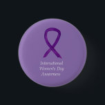 Badge Rond 2,50 Cm Paniers personnalisés de sensibilisation à la Jour<br><div class="desc">La cause de sensibilisation à la Journée internationale de la femme utilise un ruban violet. La broche à ruban de sensibilisation présente la peinture d'un ruban de conscience violet sur un pendentif à bouton personnalisé. Le pendentif de sensibilisation note "Sensibilisation à la Journée internationale de la femme". Les épingles ou...</div>