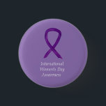 Badge Rond 2,50 Cm Paniers personnalisés de sensibilisation à la Jour<br><div class="desc">La cause de sensibilisation à la Journée internationale de la femme utilise un ruban violet. La broche à ruban de sensibilisation présente la peinture d'un ruban de conscience violet sur un pendentif à bouton personnalisé. Le pendentif de sensibilisation note "Sensibilisation à la Journée internationale de la femme". Les épingles ou...</div>