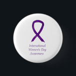 Badge Rond 2,50 Cm Paniers personnalisés de sensibilisation à la Jour<br><div class="desc">La cause de sensibilisation à la Journée internationale de la femme utilise un ruban violet. La broche à ruban de sensibilisation présente la peinture d'un ruban de conscience violet sur un pendentif à bouton personnalisé. Le pendentif de sensibilisation note "Sensibilisation à la Journée internationale de la femme". Les épingles ou...</div>