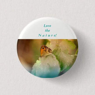 Badge Rond 2,50 Cm Papillon d'été sur une feuille